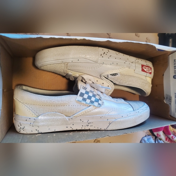 Van glitter marshmallow shoes with 9 pair no show scans socks - Picture 6 of 12